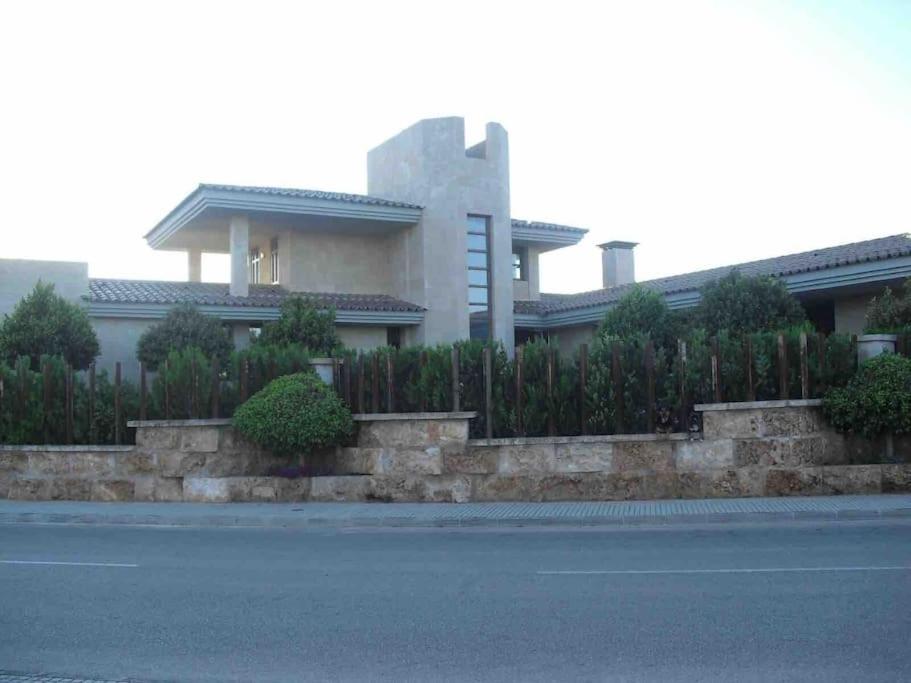 Villa De Lujo Con Piscina, Jacuzzi, Jardin Y Terraza *